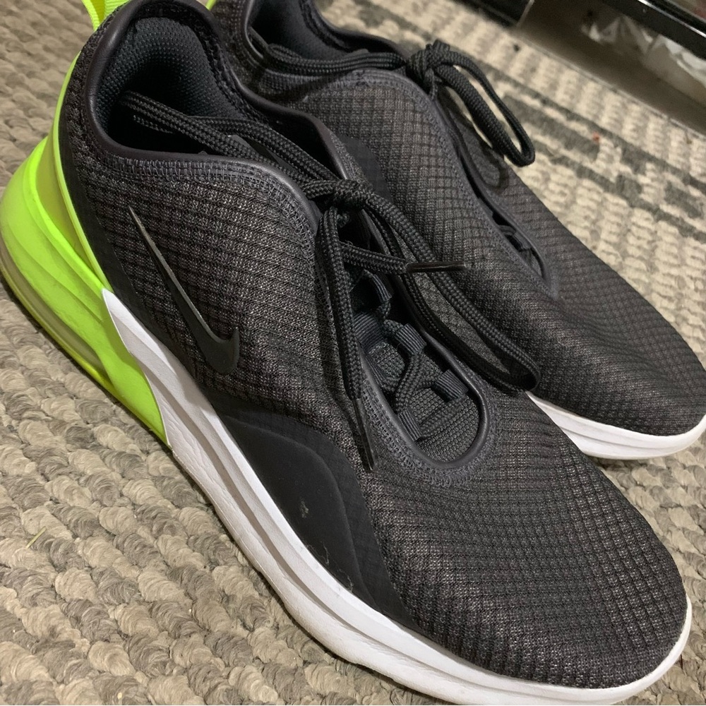 Nike Aire Max Motion 2